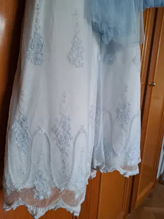 Abito firmato Elaya Comunion bianco e blu.