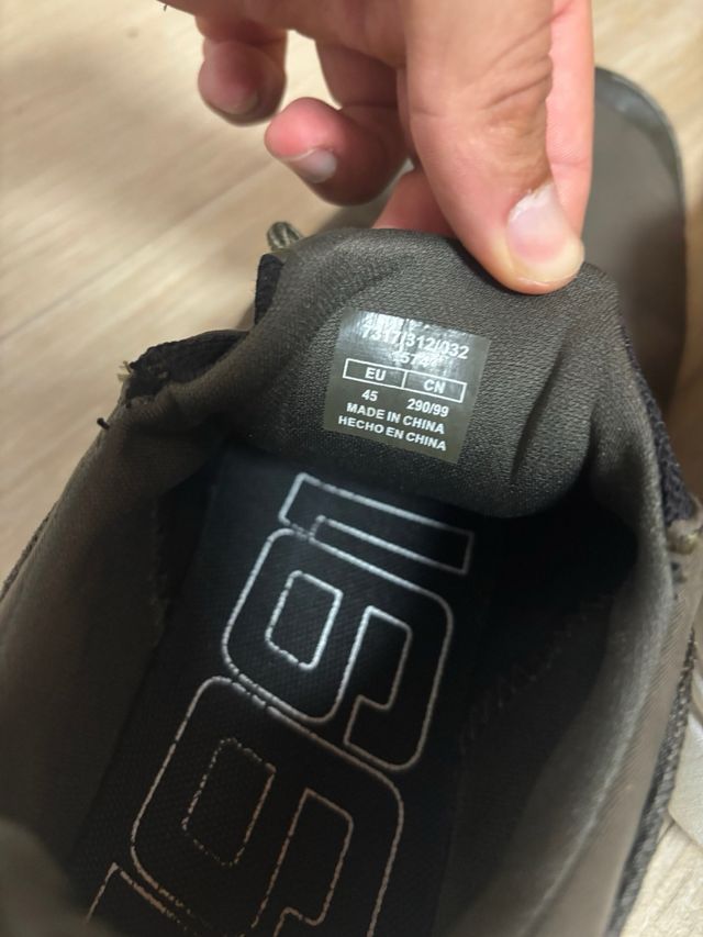 Zapatillas deportivas XDYE militar talla 45 nuevas