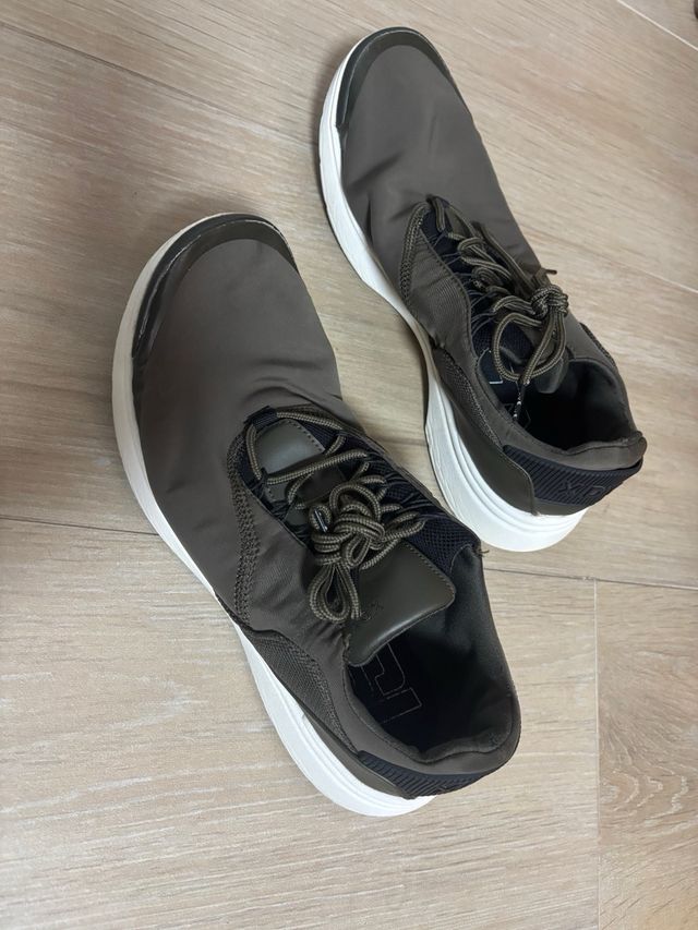 Zapatillas deportivas XDYE militar talla 45 nuevas