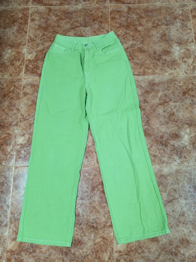 Pantalón vaquero ancho verde