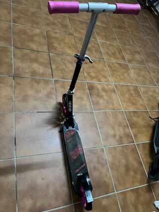 Patinete Oxelo rosa y negro