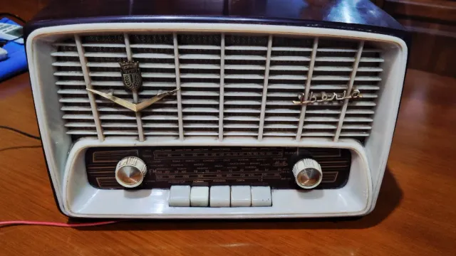 Radio Iberia Vintage Marrón y Blanco
