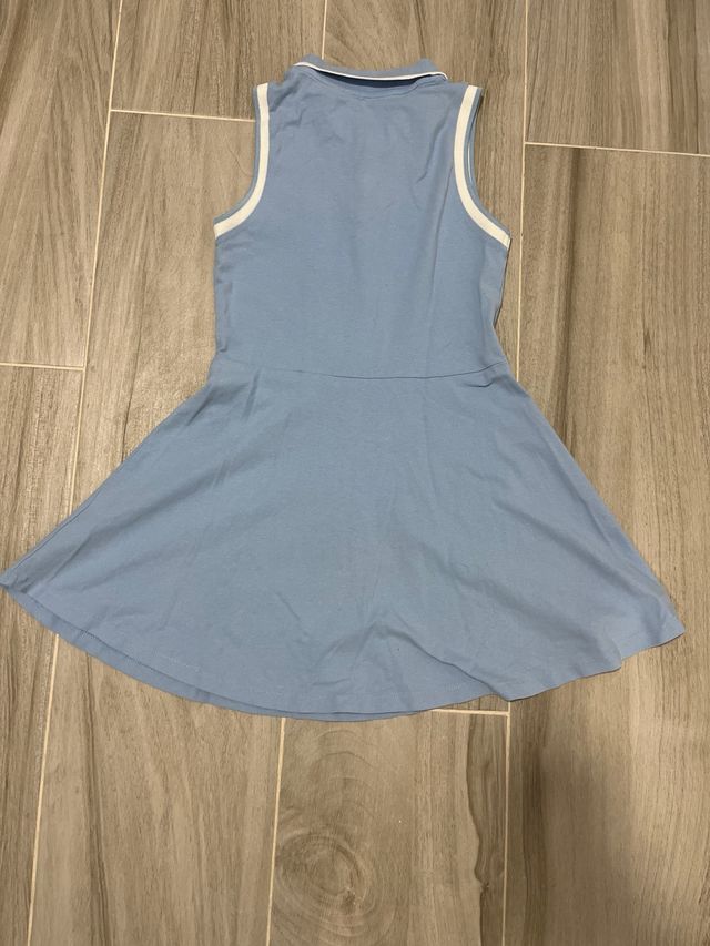 Vestido azul sin mangas