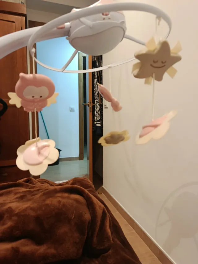 Móvil Proyector Musical Bebé