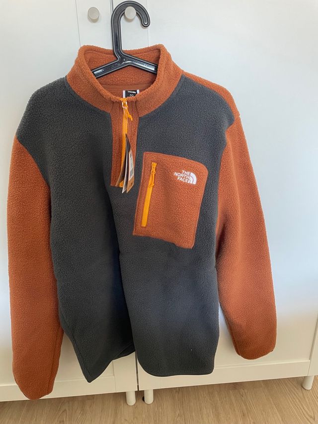 The North Face Forro Polar Gris Naranja
