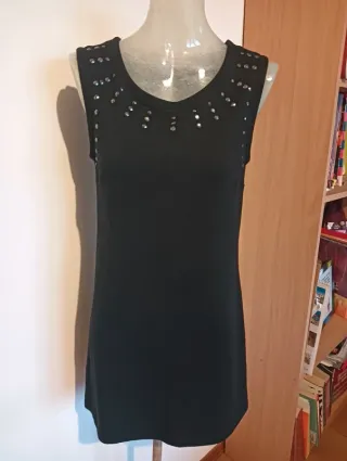 Scamiciato nero Tezenis con borchie argento