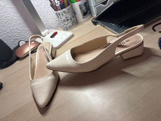 Zapatos salón beige efecto piel cocodrilo