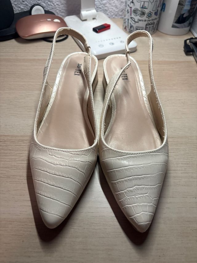 Zapatos salón beige efecto piel cocodrilo