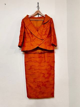 Traje de seda salvaje ceremonia naranja