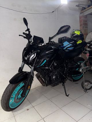 Yamaha MT-07 2024 - 2.400 km