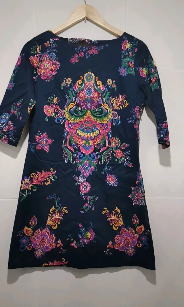 Vestido mini estampado floral estilo 70