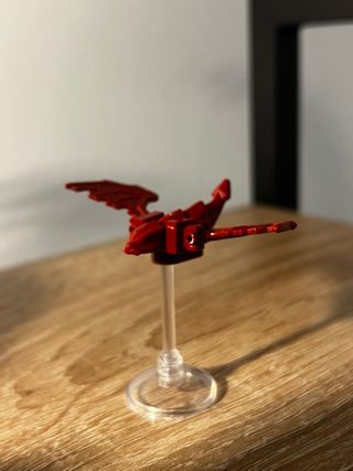 Mini drago rosso Lego con ali regolabili