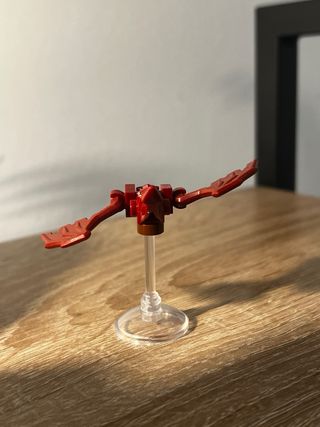 Mini drago rosso Lego con ali regolabili