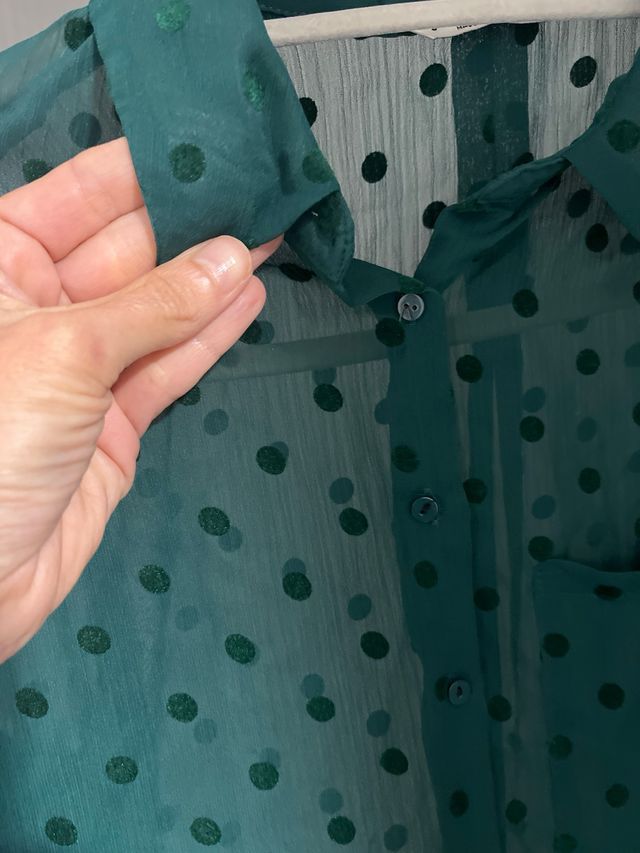 Camisa verde transparente Stradivarius