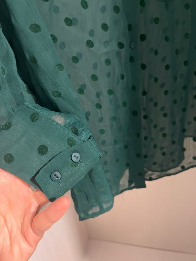 Camisa verde transparente Stradivarius