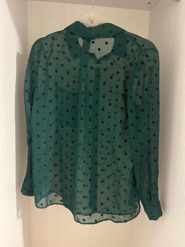 Camisa verde transparente Stradivarius