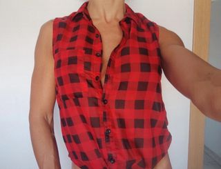 Camisa de cuadros roja sin mangas