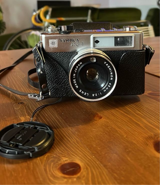 Cámara analógica Yashica MG-1
