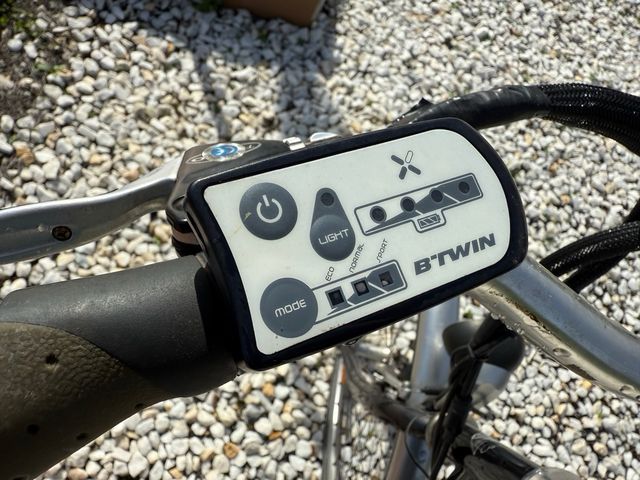 Bicicleta Eléctrica BTWIN 700