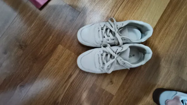 Zapatillas deportivas beige talla 37