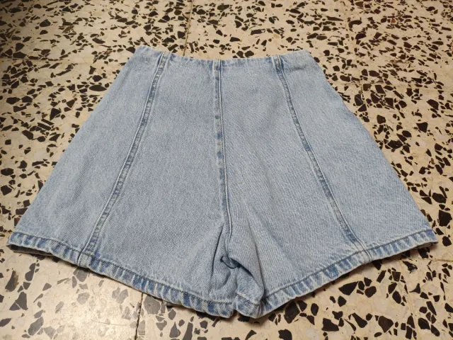 Falda corta vaquera Stradivarius