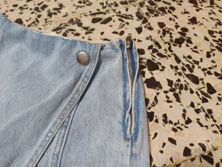 Falda corta vaquera Stradivarius