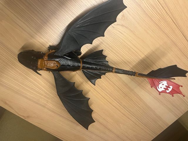 Figura Dragón Desdentado Negro