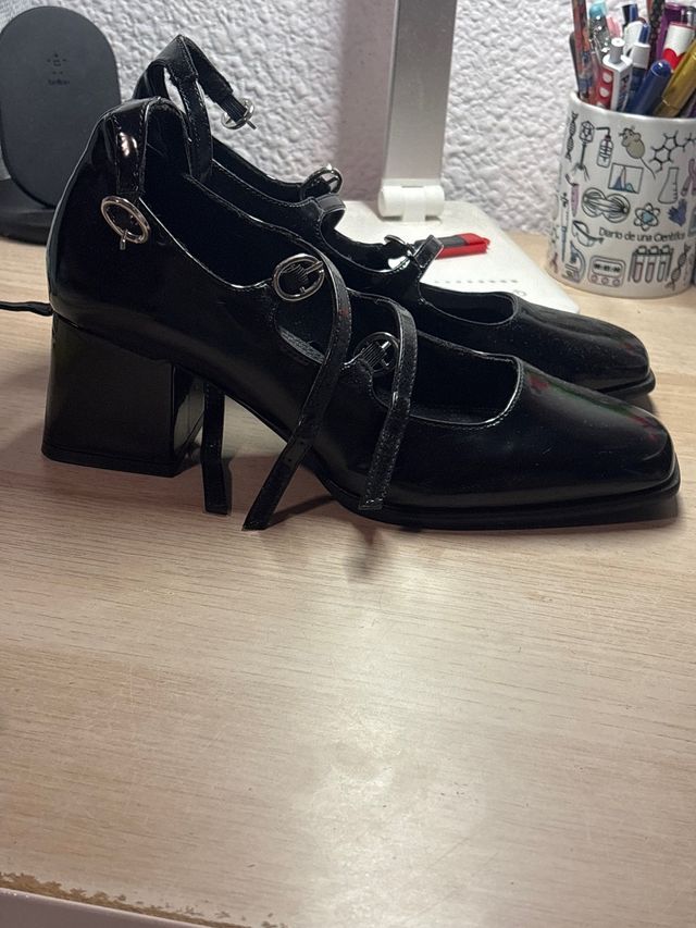 Zapatos charol negros tacón Mary Jane