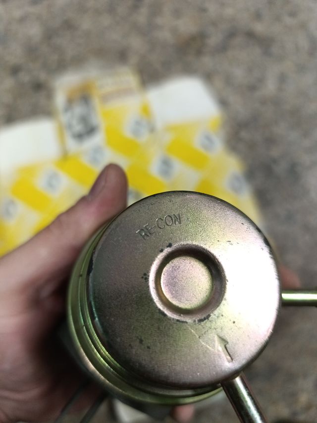 Bomba gasolina Renault 5 (hasta 1975)