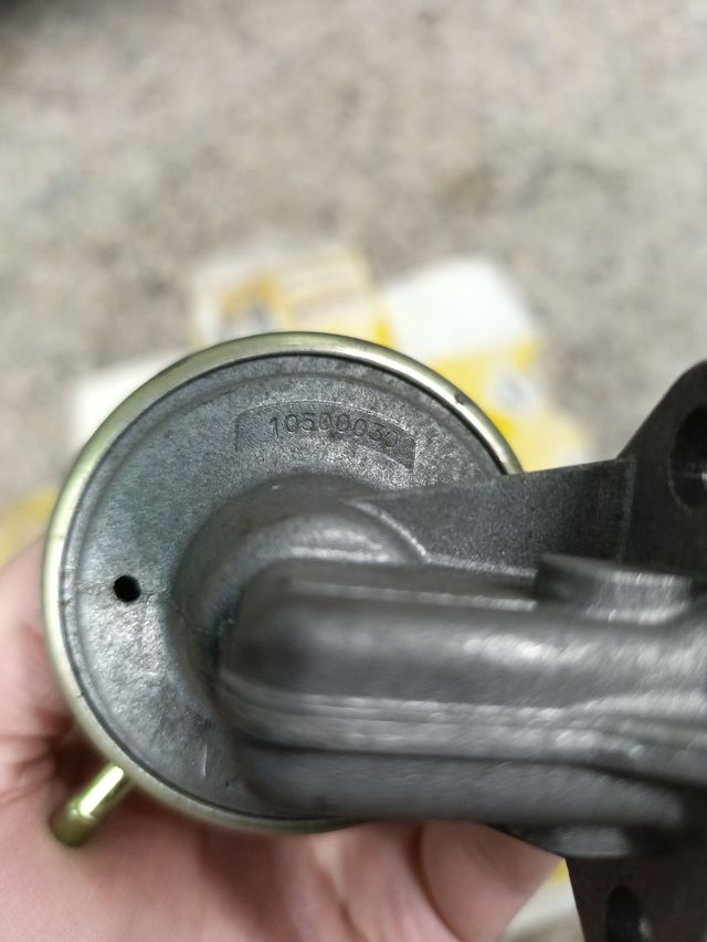 Bomba gasolina Renault 5 (hasta 1975)