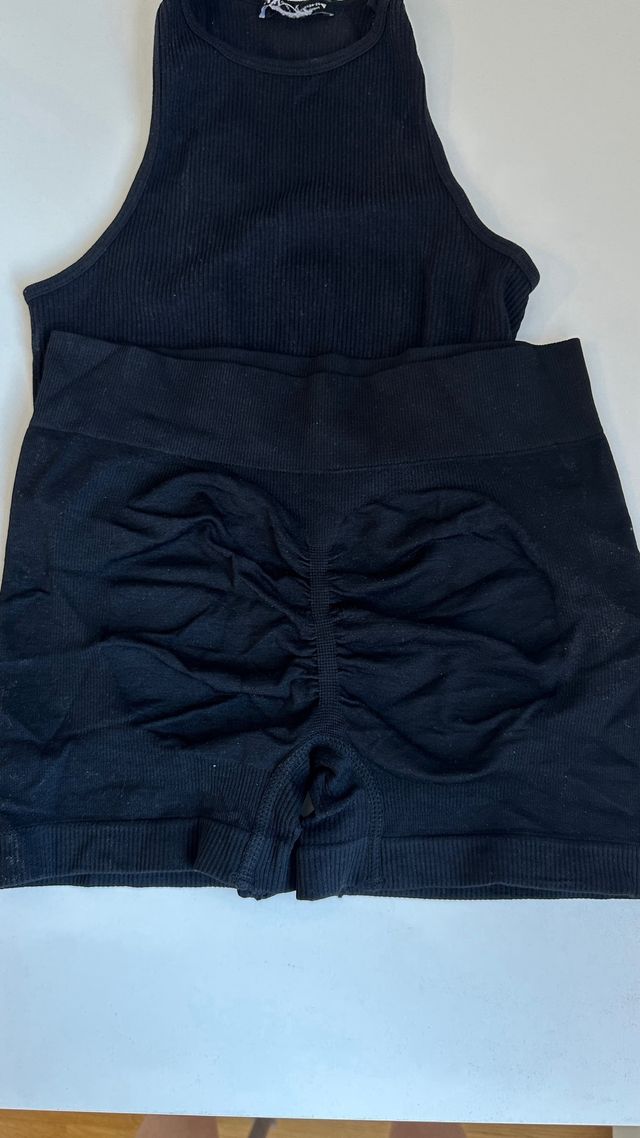 Conjunto deportivo canalé negro