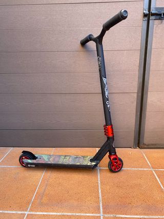 Patinete Freestyle Negro y Rojo