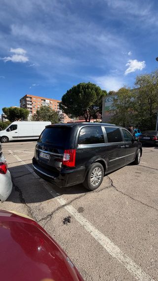 Lancia Voyager 2011