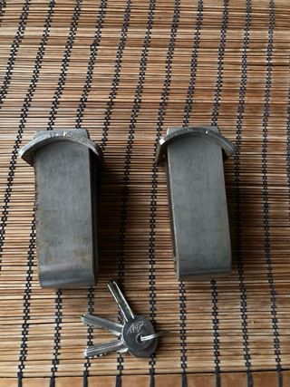 2 Cerraduras para rejas con 3 llaves