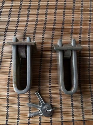 2 Cerraduras para rejas con 3 llaves