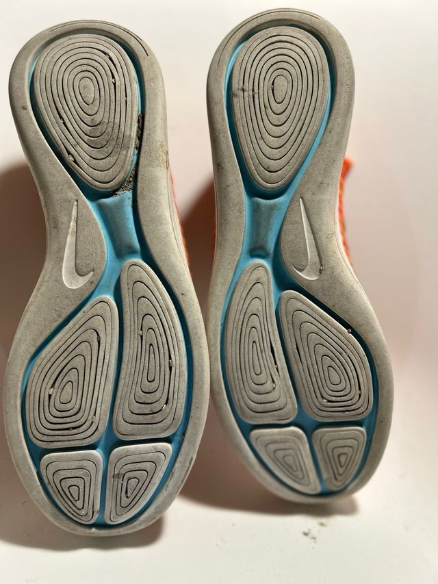 Nike Free Flyknit Talla 45 Naranja