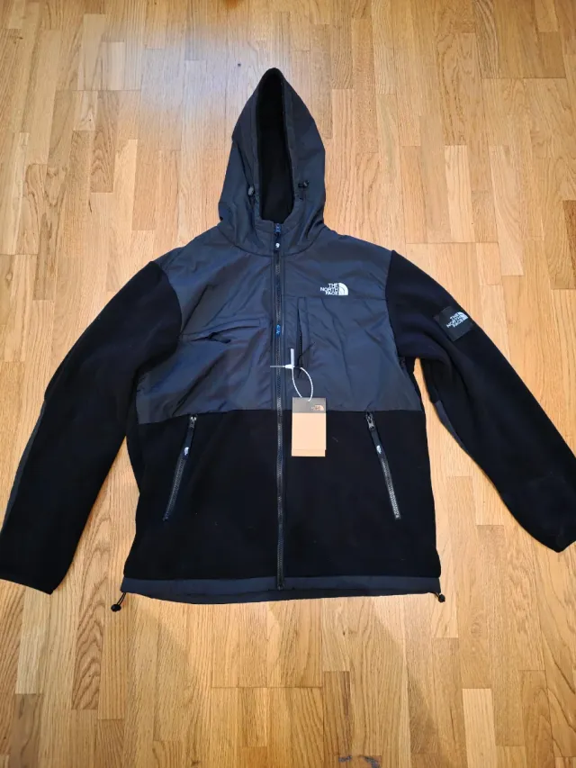The North Face Denali Fleece Negra y Gris