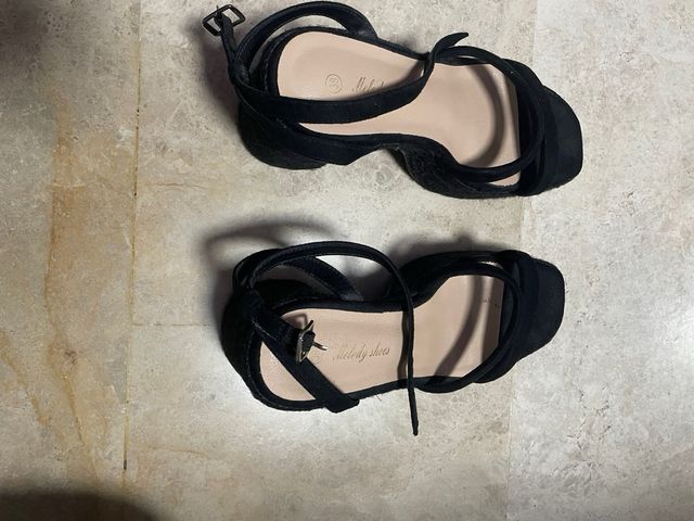 Cuña negra trenzada talla 38