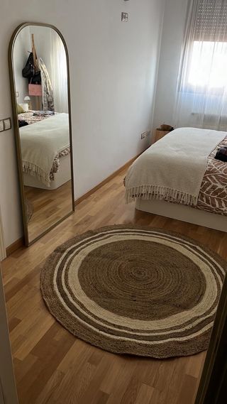 Tappeto rotondo in juta beige e marrone