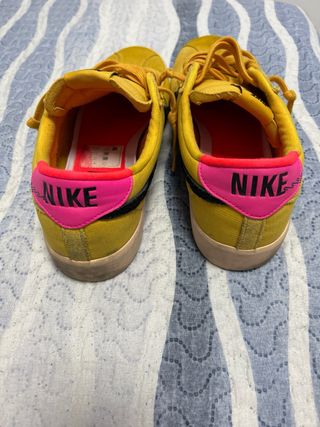 Zapatillas Nike Bruin React Amarillas y Rosas