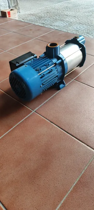 Grupo motobomba agua azul