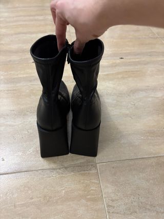 Botines de tacón negros