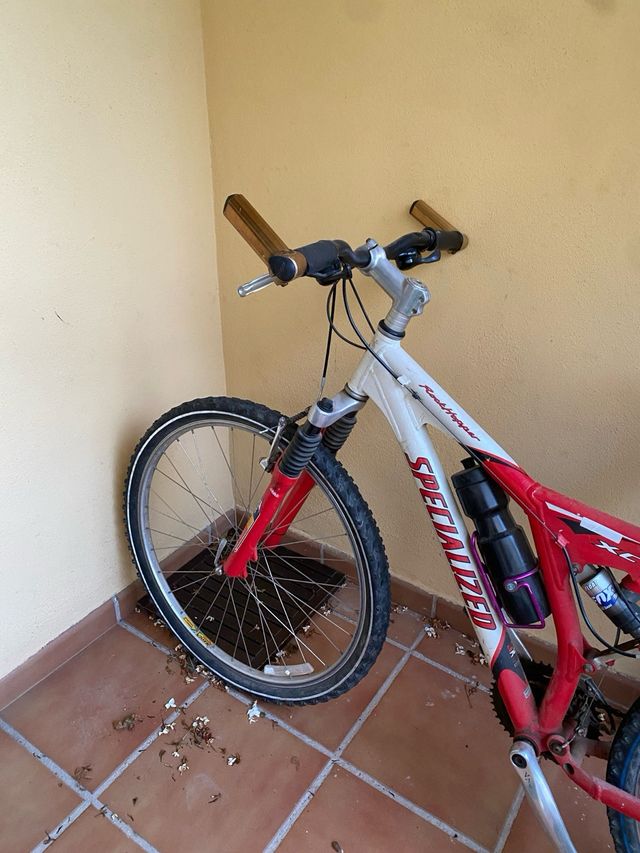 Bicicleta Rockhopper FSR XC