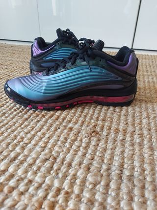 Nike Air Max Deluxe Throwback Future