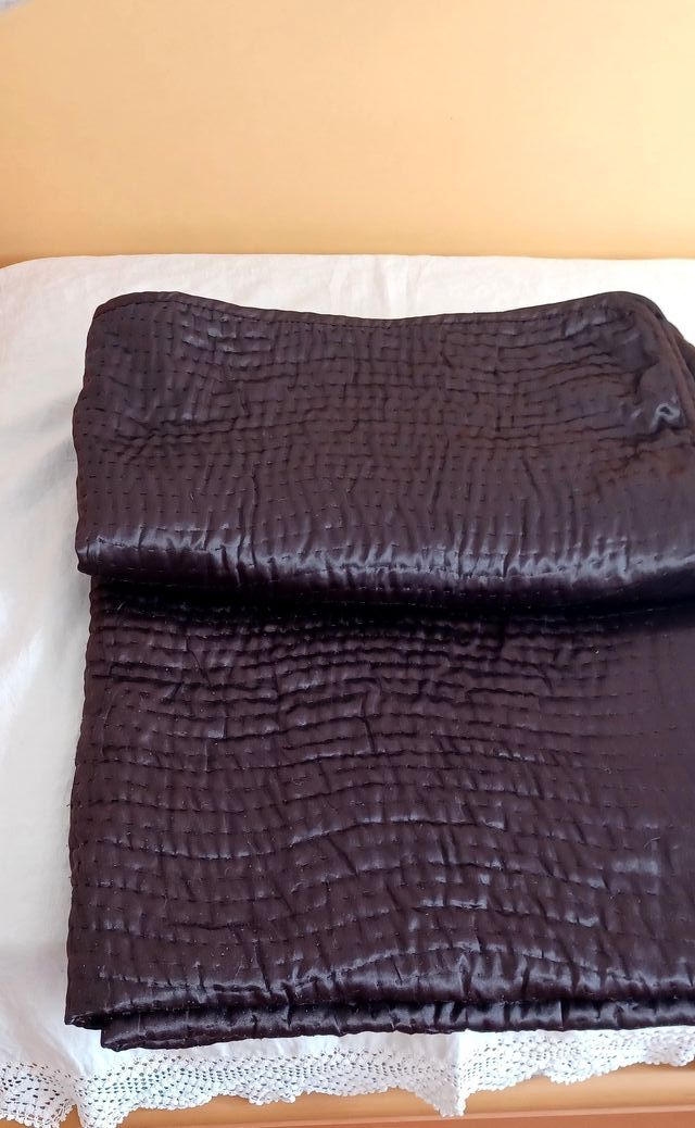 Colcha Satinada Marrón Cama 150/180