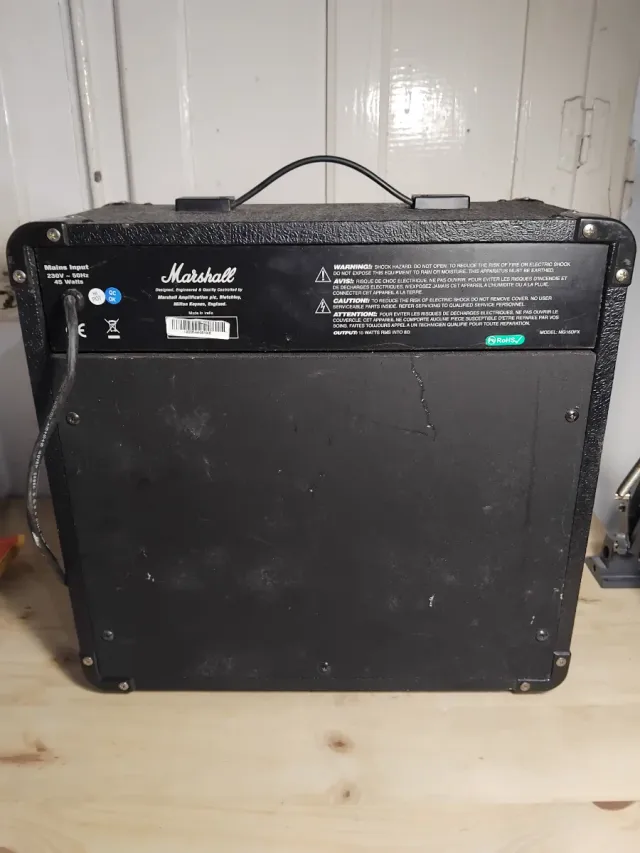 Amplificador Marshall MG15DFX Negro/Dorado