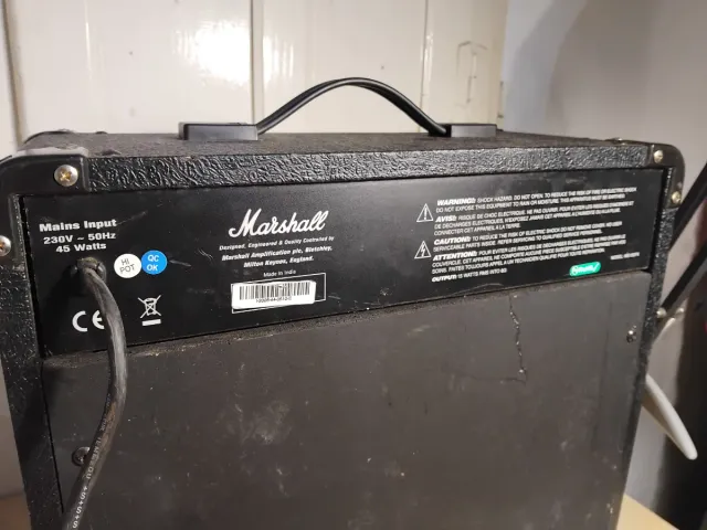 Amplificador Marshall MG15DFX Negro/Dorado