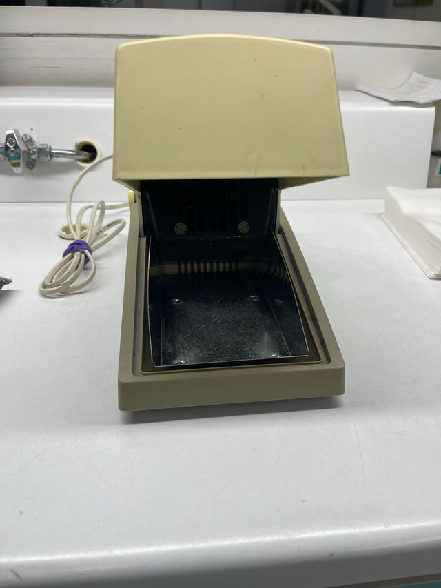 Lampada UV per resina e composito.