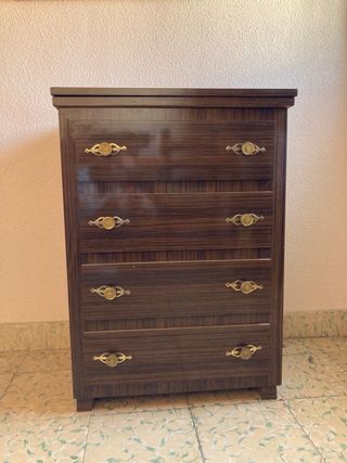 Máquina de coser Alfa antigua