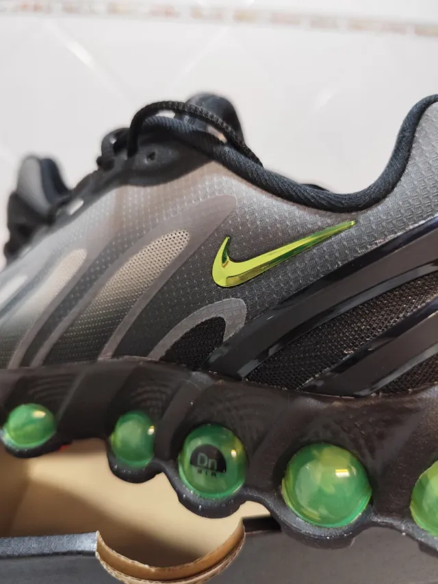 Nike Air Max DN8 Zapatillas Negras y Verdes